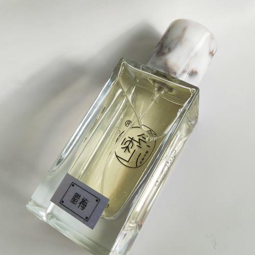 腊梅是什么化妆品_奢华护肤，贵有贵的道理