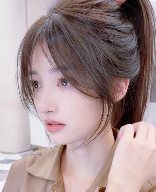 微翘月牙刘海_微翘韩式中分龙须刘海 微翘月牙刘海_微翘韩式中分龙须刘海