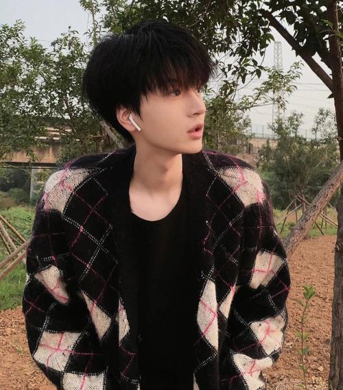 微碎风盖发型_时尚自然，轻松随性显魅力