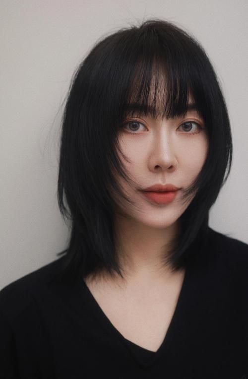 最霸气的发型女_东方女性流行霸气大背头短发，显气场！