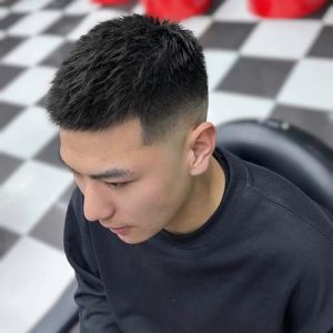 强子同款短栗子头发型_栗子头男生发型，修饰脸型显时尚