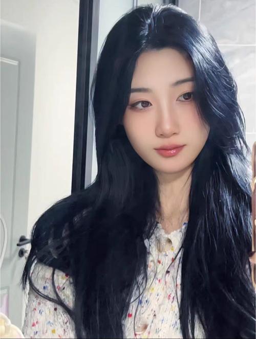 脸色发黄染什么颜色头发_冷棕闷青焦糖色