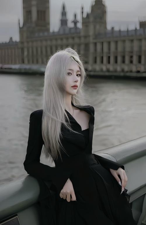 北欧人银白色头发_遗传文化时尚与冲突