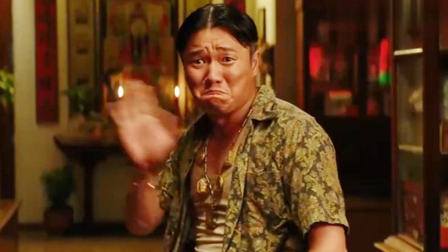 唐探肖央的发型_《唐探肖央》新发型引热议，王宝强受伤坚持拍，悬疑喜剧融合成功