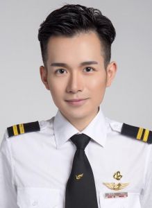 男乘务员的发型标准_整洁利落显专业