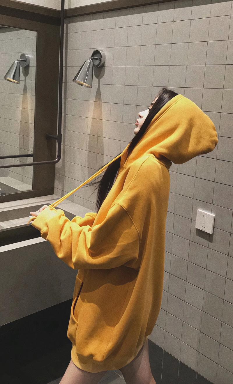 有帽子的卫衣绑什么头发_连帽卫衣发型搭配指南 有帽子的卫衣绑什么头发_连帽卫衣发型搭配指南