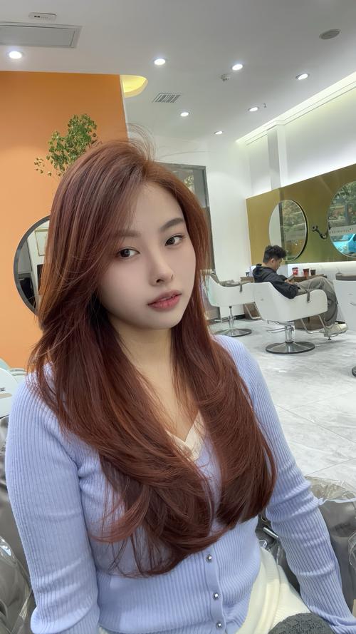 蜜糖色头发适合什么人_低调显白，黄皮友好