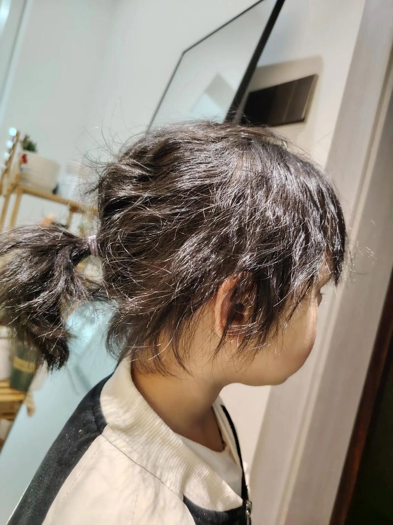 我找谁弄了个时兴的发型_秀莲烫发引矛盾，少安不满藏隐忧