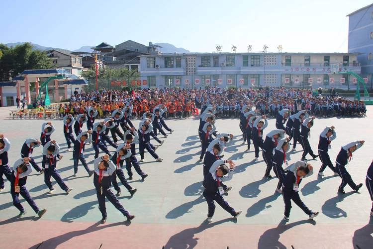 旭日东升武术操有哪些动作_强身健体,培养品格 旭日东升武术操有哪些动作_强身健体,培养品格