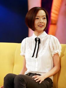 鲁豫的短发发型多久要修剪一次_陈鲁豫新剪摩卡波波头显年轻，短发建议4-6周修剪一次