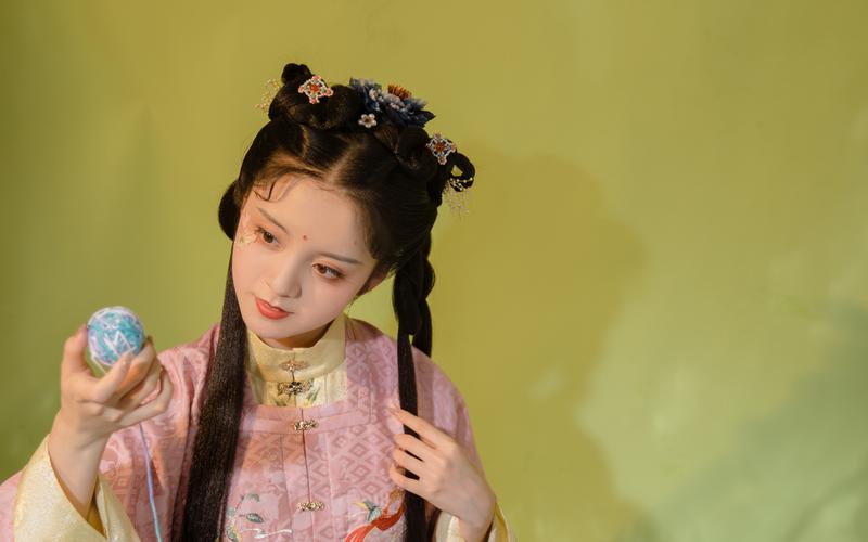 明制发型最经典十款_明代女子秀美头饰