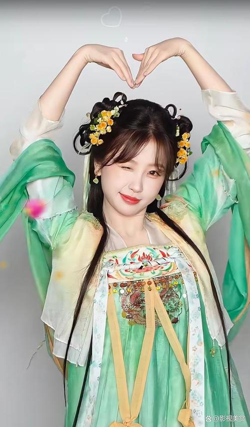 凌妙妙同款发型_流苏髻与圆髻的雅致演绎