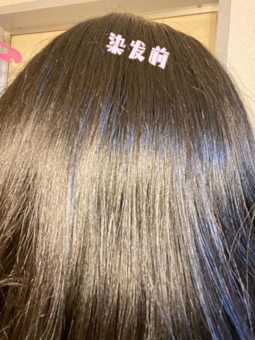 喂母乳可以染头发嘛_哺乳期慎染发，待两周再喂奶！