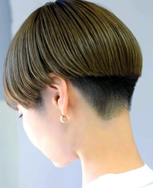 剃边短发女_时尚剃边短发,利落又个性,轻松展现自信美! 剃边短发女_时尚剃边短发,利落又个性,轻松展现自信美!