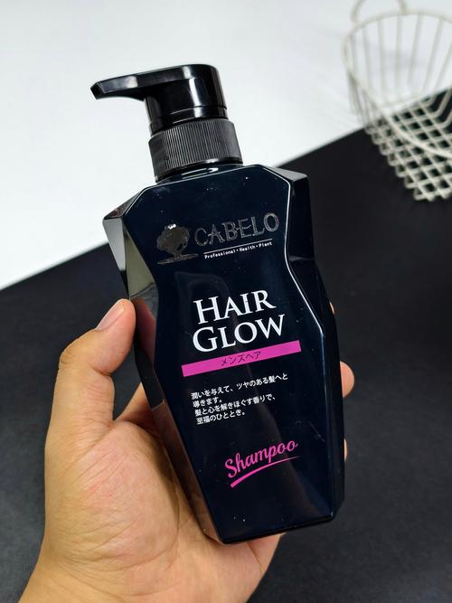 用维c加洗发水褪黑色头发_维C褪色黑发 DIY教程