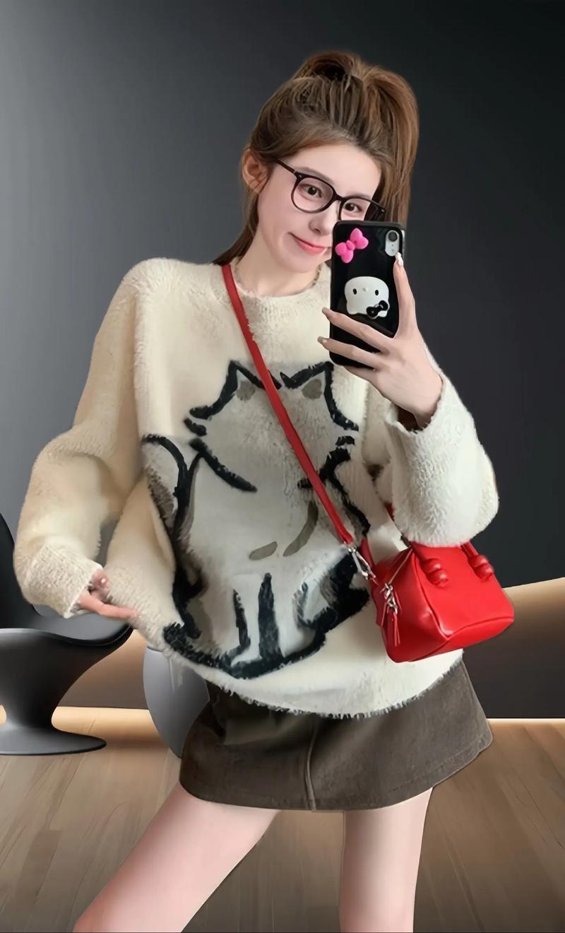 貂毛衣服搭配什么裤子好看_显瘦百搭，通勤休闲约会皆宜