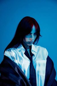 碧梨短发_碧梨新发型引热议，酷飒回归！