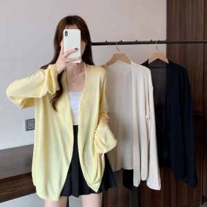 蛋黄色吊带裙搭配什么颜色开衫_早秋蛋裙搭开衫，色彩多样显个性！