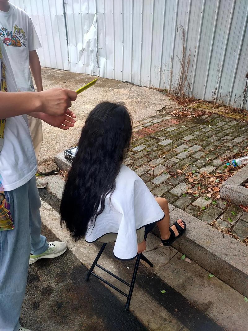 帮闺蜜乱剪头发_乱剪朋友头发违法?小心侵权伤感情! 帮闺蜜乱剪头发_乱剪朋友头发违法?小心侵权伤感情!