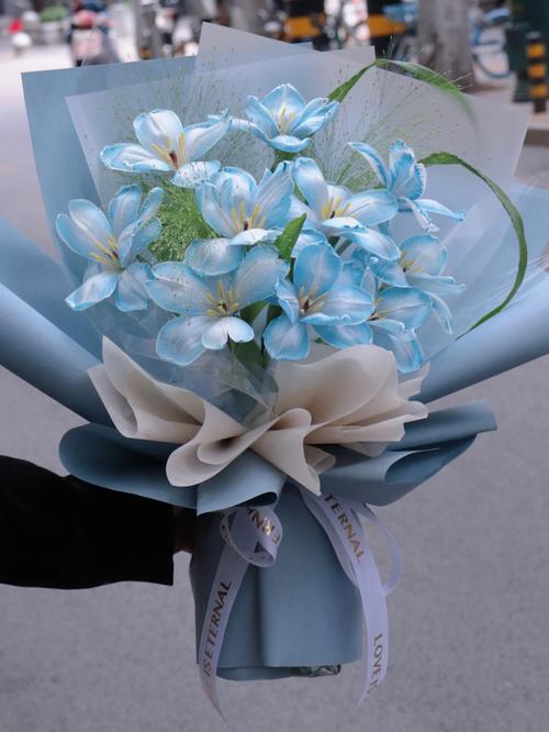 和女生约会送花合适吗_简约初次,小花升温,大花表白 和女生约会送花合适吗_简约初次,小花升温,大花表白