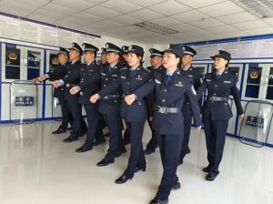 整齐报数动作要领_整齐报数，锻炼纪律与协调