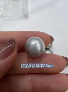 铂金灰大溪地和碎银子配一脸_铂金灰珍珠配碎银，低调奢华显个性