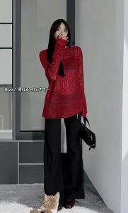 红加黑配色又称什么_亨特红配黑卡其蓝，安可拉红撞色时尚感