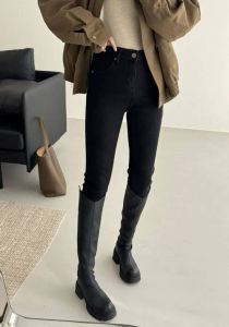 高邦靴子配啥裤子_高邦鞋搭配技巧，穿出时尚感！