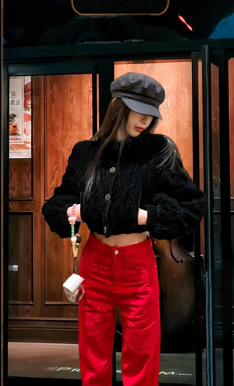 黑加红是什么颜色_冲突或和谐，全看比例