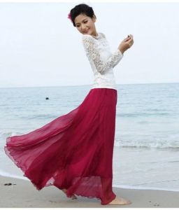 纯紫红色裙子配什么花色上衣_纯紫红裙搭配多款上衣，打造百变造型！