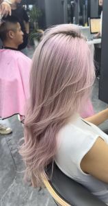 漂头发后是什么颜色_漂发底色浅黄，染发可选颜色多